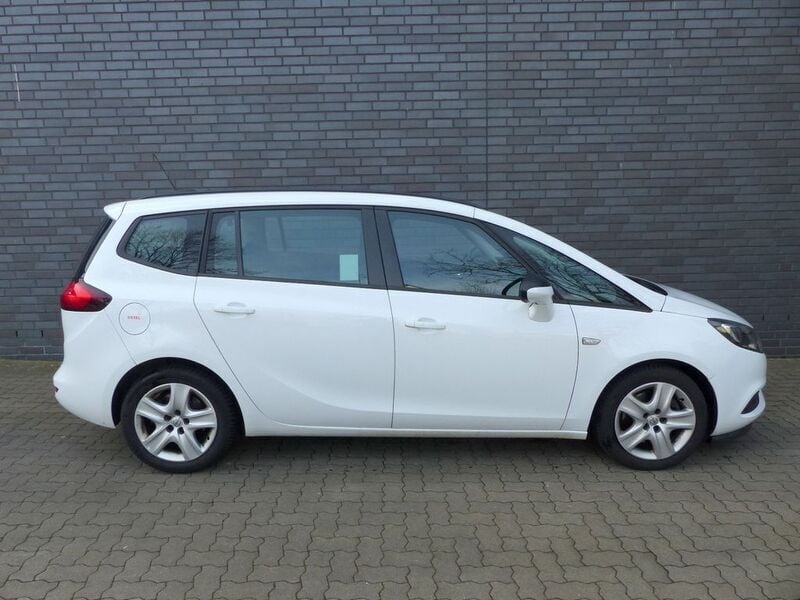 Weiß Gebraucht 2017 Opel Zafira Tourer Edition Van / Kleinbus | 10.998 € (Fairer Preis) - Bild 1/4