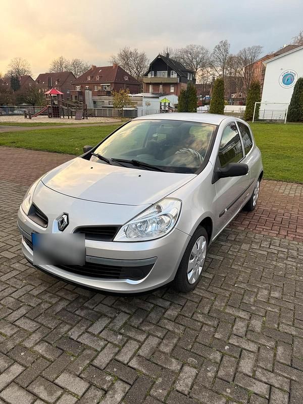 Gebraucht Renault Clio II Authentique 75 PS (55 kW) 2008 Grau Limousine