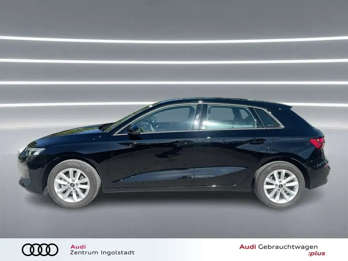 Gebraucht Audi A3 Ambiente 116 PS (85 kW) 2025 Brillantschwarz Limousine