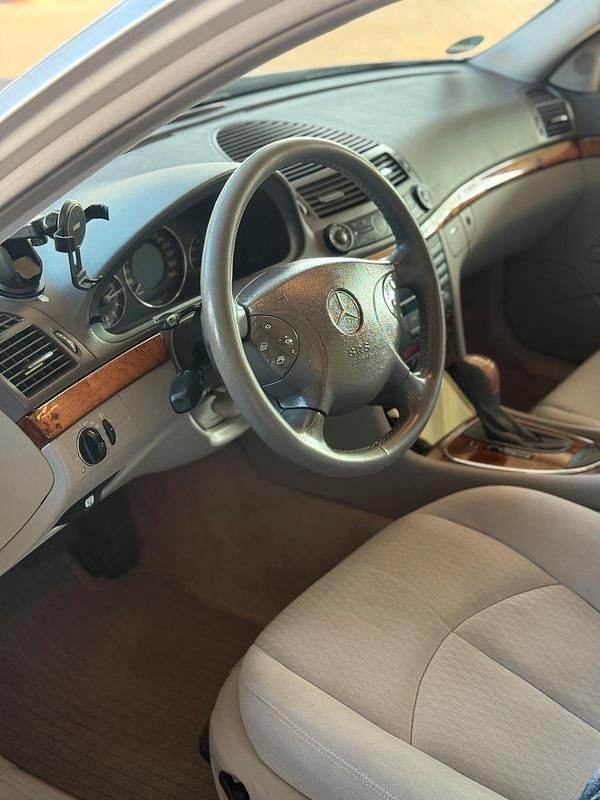 Gebraucht Mercedes E320 224 PS (164 kW) 2003 Silber Limousine