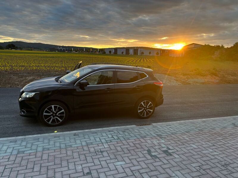 Schwarz Gebraucht 2016 Nissan Qashqai N-Connecta SUV | 10.400 € (Fairer Preis) - Bild 1/4