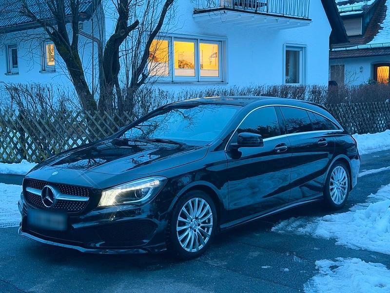 Gebraucht Mercedes CLA200 Shooting Brake AMG line 156 PS (114 kW) 2015 Schwarz Kombi