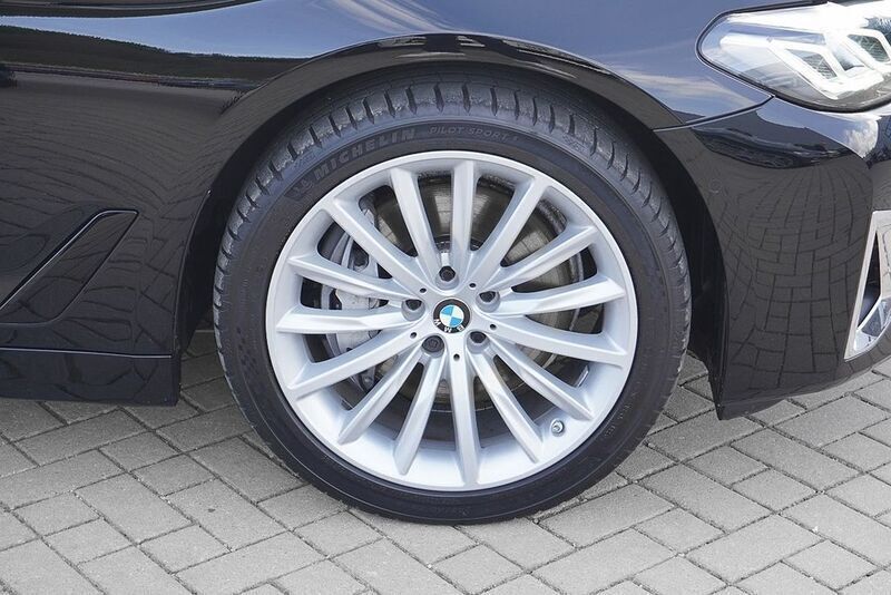 Gebraucht BMW 530 Efficient Dynamics 286 PS (210 kW) 2021 Schwarz ii Limousine