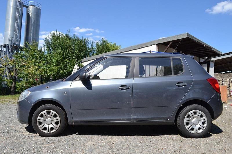 Gebraucht Skoda Fabia 60 PS (44 kW) 2009 Grau Kleinwagen