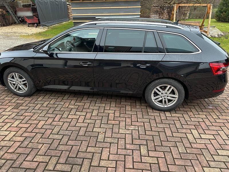 Gebraucht Skoda Superb 190 PS (139 kW) 2019 Schwarz Kombi