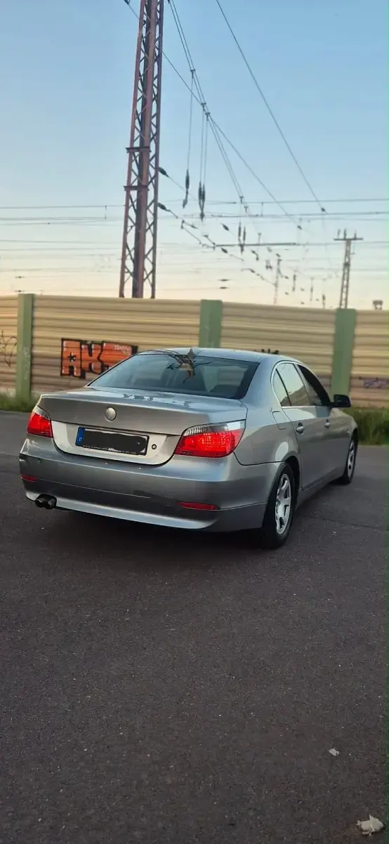 Gebraucht BMW 530 215 PS (158 kW) 2005 Grau Limousine