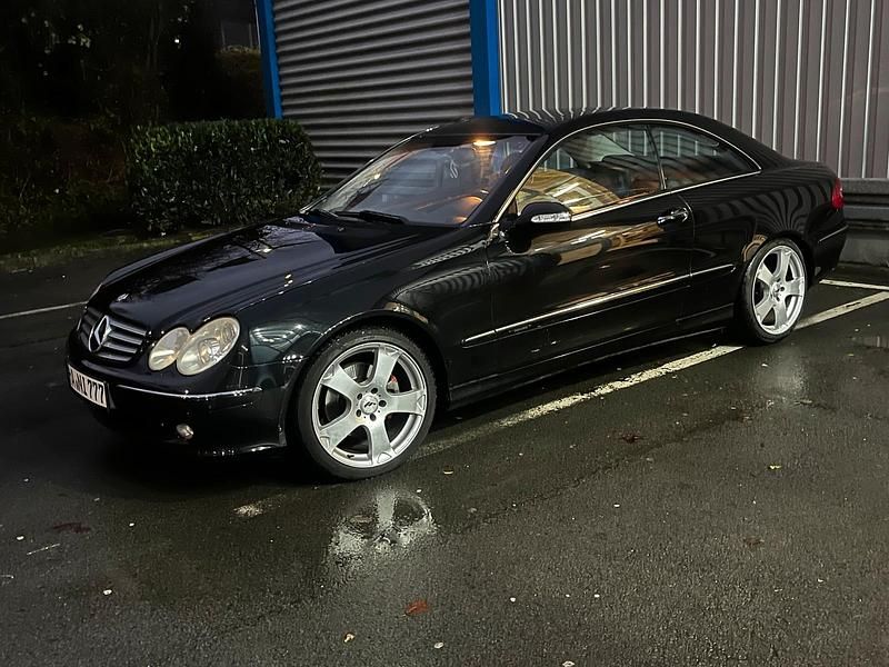 Schwarz Gebraucht 2002 Mercedes CLK320 Coupé | 12.000 € - Bild 1/4