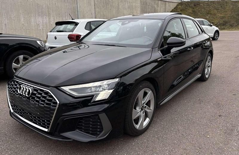 Schwarz Gebraucht 2023 Audi A3 Sportback S-Line Kombi | 24.800 € (Fairer Preis) - Bild 1/4