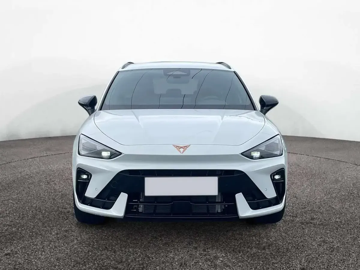 Neu Cupra Leon 204 PS (150 kW) 2026 Nevada weiß Limousine
