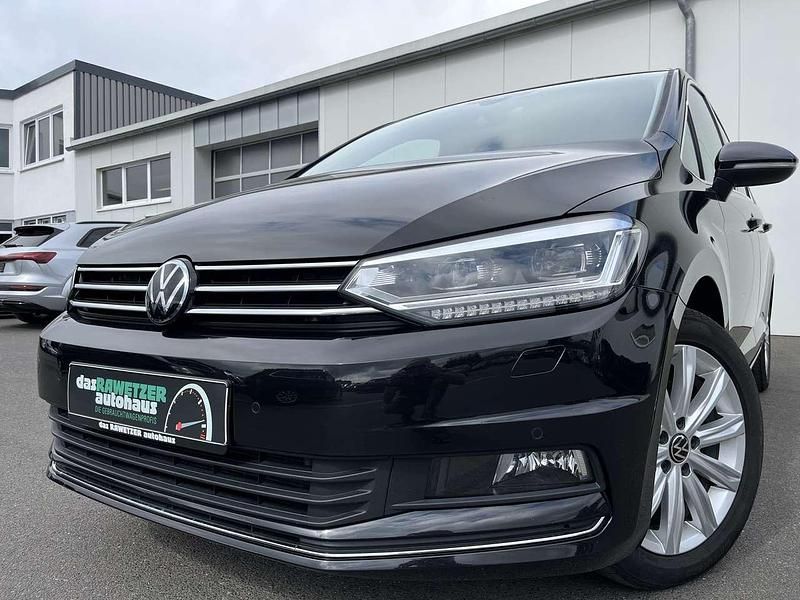 Deep black Gebraucht 2024 VW Touran Highline Van / Kleinbus | 32.860 € (Guter Preis) - Bild 1/4