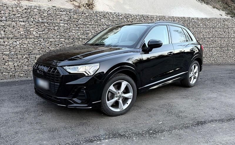 Second-hand Audi Q3 S-Line 190 CP (139 kW) 2019 Negru SUV