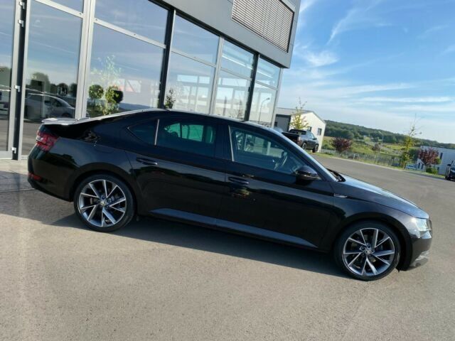 Gebraucht Skoda Superb SportLine 190 PS (139 kW) 2019 Schwarz Limousine