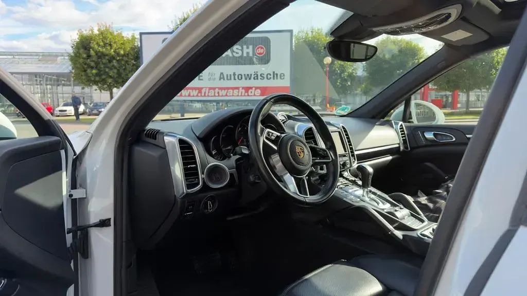 Gebraucht Porsche Cayenne 262 PS (192 kW) 2015 Weiß SUV