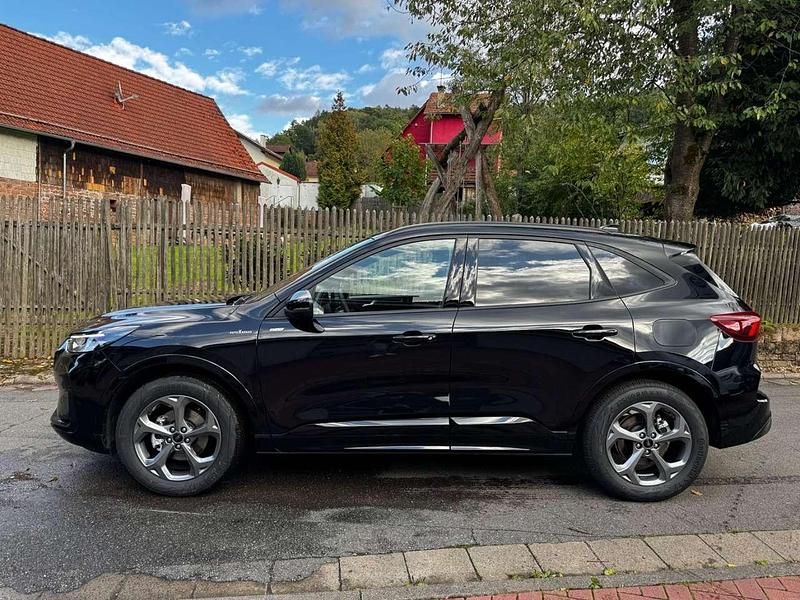 Neu Ford Kuga ST-Line 186 PS (136 kW) 2025 Absolut black metallic SUV