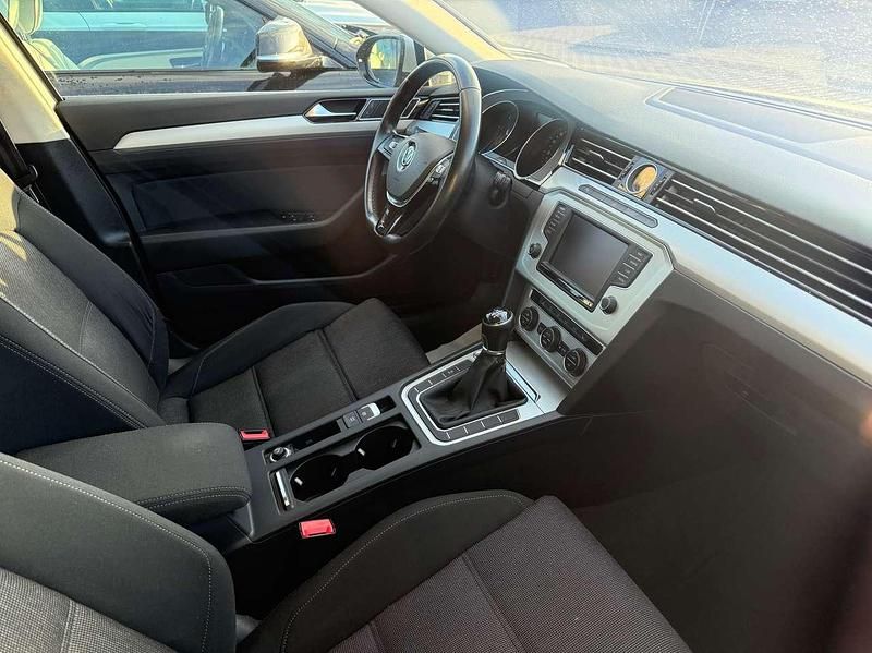 Gebraucht VW Passat 150 PS (110 kW) 2014 Blau Kombi