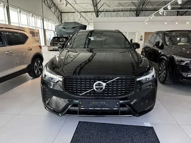 Gebraucht Volvo XC60 Plus 197 PS (144 kW) 2022 Black stone, solid / solid SUV