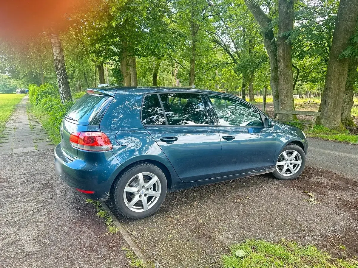 Gebraucht VW Golf VI 80 PS (58 kW) 2010 Grün Kleinwagen