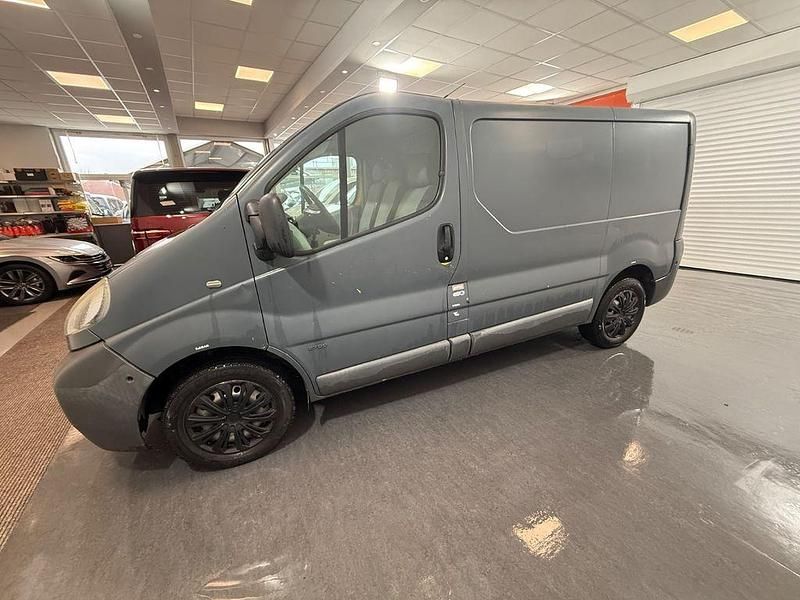 Gebraucht Opel Vivaro 82 PS (60 kW) 2004 Steuerung sonderfarbe Van / Kleinbus
