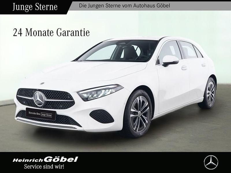 Weiß Gebraucht 2024 Mercedes A200 Progressive Limousine | 30.990 € (Fairer Preis) - Bild 1/4