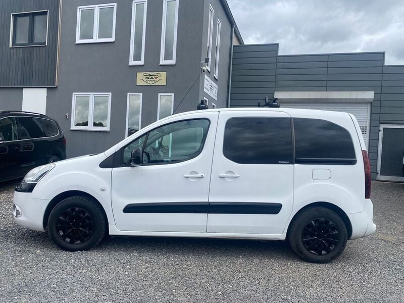 Weiß Gebraucht 2012 Citroën Berlingo SELECTION Van / Kleinbus | 4.990 € (Guter Preis) - Bild 1/4