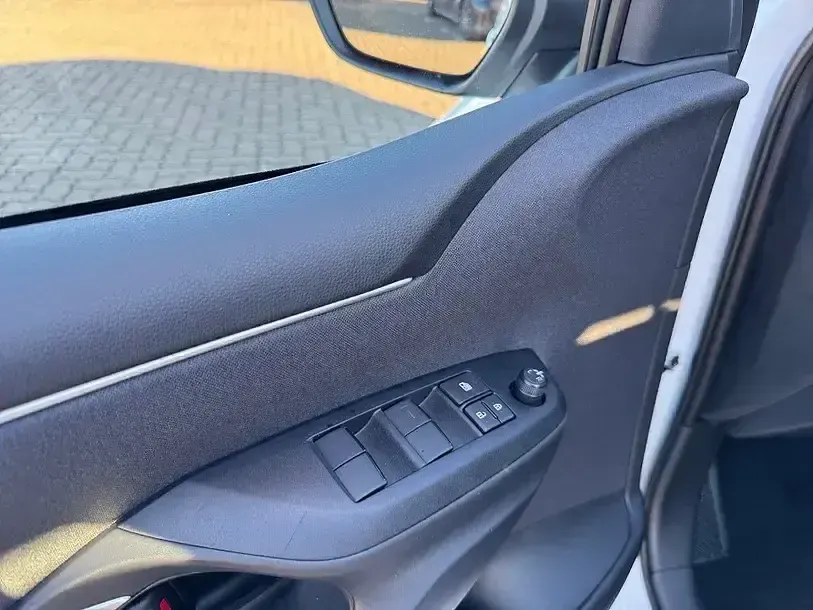 Gebraucht Mazda 2 Center-Line 116 PS (85 kW) 2025 Lunar white Kleinwagen