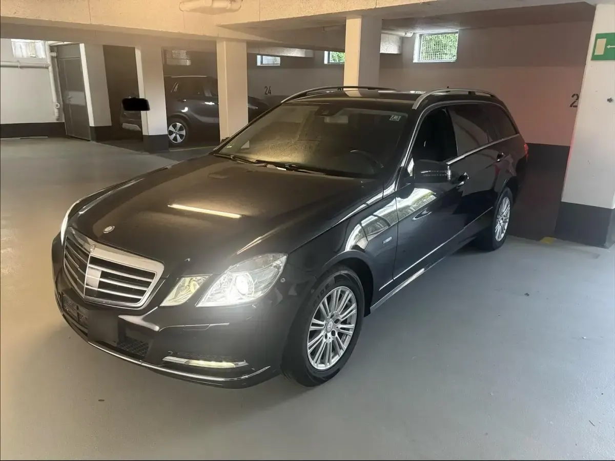 Gebraucht Mercedes E250 204 PS (150 kW) 2012 Schwarz Kombi
