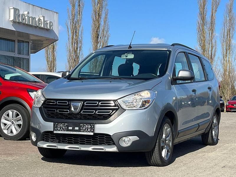 Gebraucht Dacia Lodgy Stepway 131 PS (96 kW) 2020 Silber Van / Kleinbus