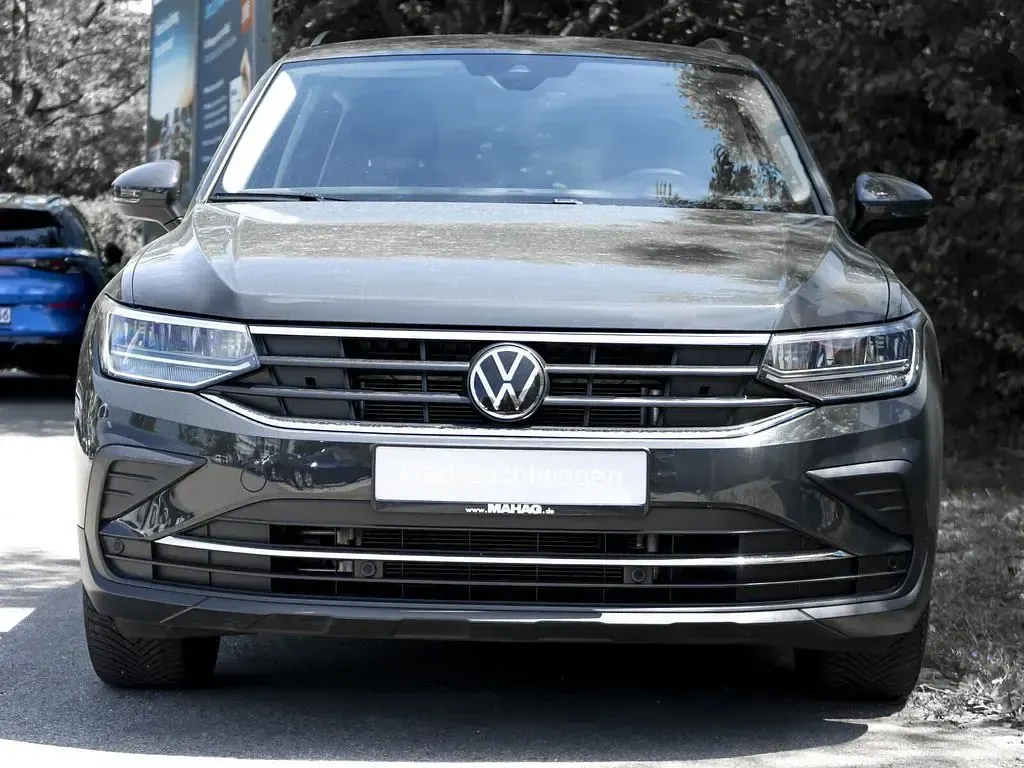 Gebraucht VW Tiguan Life 150 PS (110 kW) 2023 Grau SUV