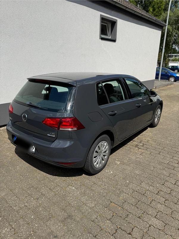 Gebraucht VW Golf VII Trendline 86 PS (63 kW) 2015 Grau Limousine