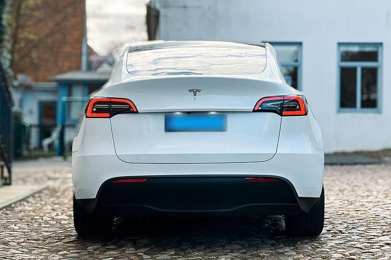 Gebraucht Tesla Model Y RWD 208 kW (283 PS) 2023 Weiß SUV