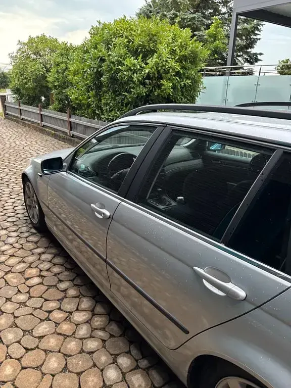 Gebraucht BMW 320 170 PS (125 kW) 2002 Silber Kombi