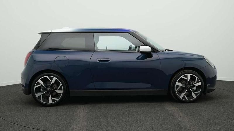 Gebraucht Mini Cooper SE Favoured 160 kW (218 PS) 2025 Blau Kleinwagen