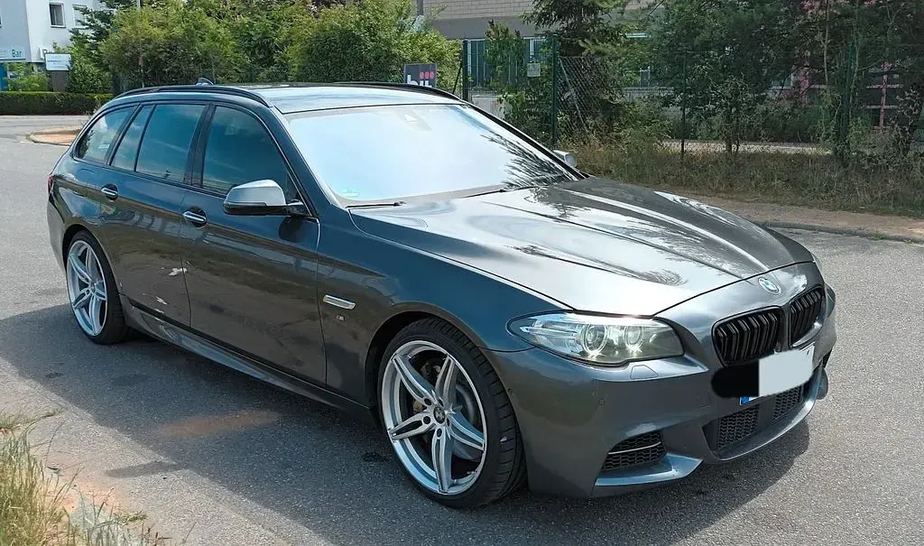 Gebraucht BMW M550 Performance 381 PS (280 kW) 2015 Grau Limousine