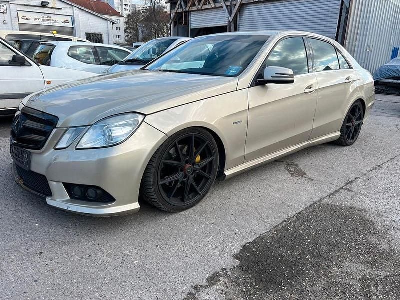 Gebraucht Mercedes E350 AMG line 231 PS (169 kW) 2010 Beige Limousine
