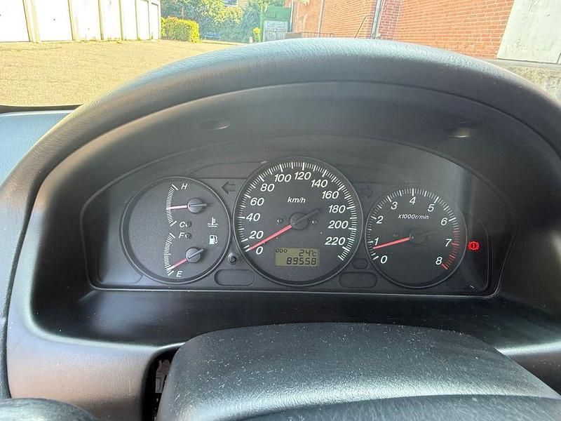 Silber Gebraucht 2002 Mazda 323F Exclusive Limousine | 2.000 € (Fairer Preis) - Bild 1/4