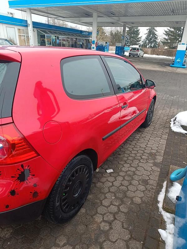 Gebraucht VW Golf V 75 PS (55 kW) 2004 Rot Kleinwagen