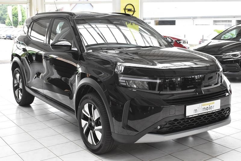 Neu Opel Frontera 146 PS (107 kW) 2026 Schwarz karbonschwarz – metallic SUV