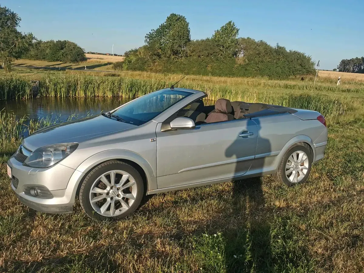Gebraucht Opel Astra 105 PS (77 kW) 2006 Silber Cabrio