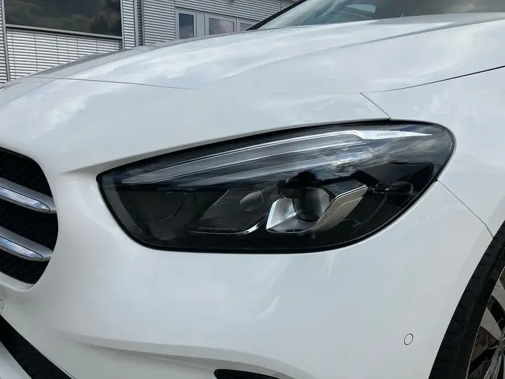 Gebraucht Mercedes B180 Progressive 136 PS (100 kW) 2021 Weiß Kleinwagen