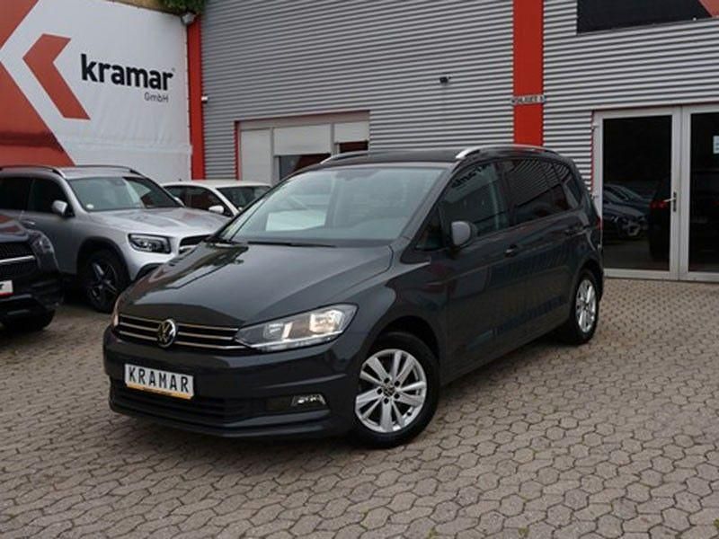 Grau Gebraucht 2022 VW Touran Comfortline Van / Kleinbus | 17.790 € (Fairer Preis) - Bild 1/4