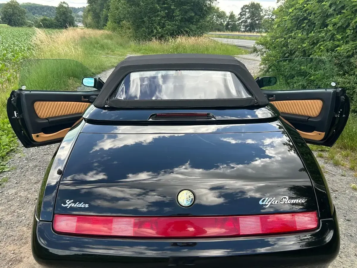 Gebraucht Alfa Romeo Spider 192 PS (141 kW) 1997 Schwarz Cabrio