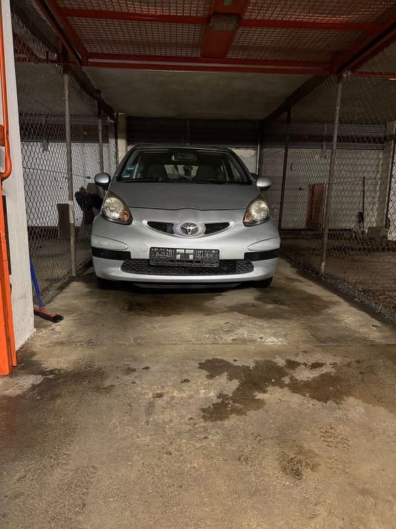 Silber Gebraucht 2008 Toyota Aygo Kleinwagen | 1.890 € (Fairer Preis) - Bild 1/4