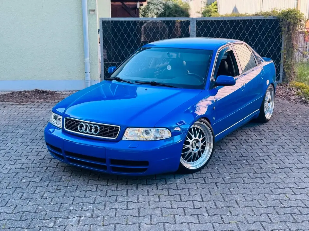 Gebraucht Audi A4 Performance 250 PS (183 kW) 1998 Blau Limousine