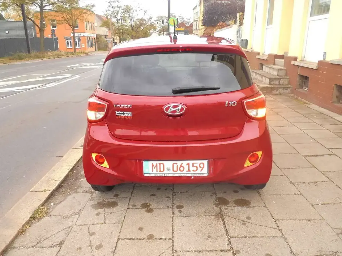 Gebraucht Hyundai i10 Passion 87 PS (63 kW) 2016 Red passion Kleinwagen