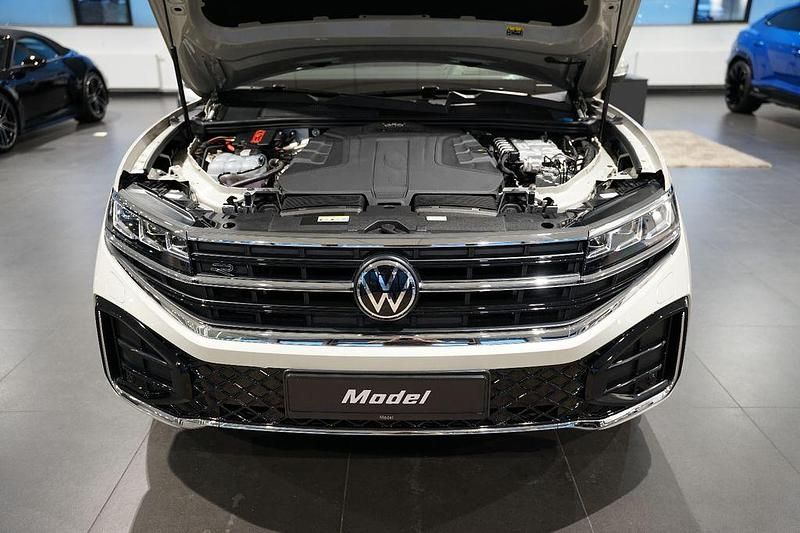 Gebraucht VW Touareg R-line 286 PS (210 kW) 2024 Beige SUV