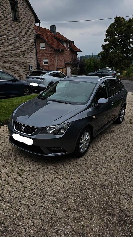 Grau Gebraucht 2016 Seat Ibiza ST Style Kombi | 6.900 € (Fairer Preis) - Bild 1/4