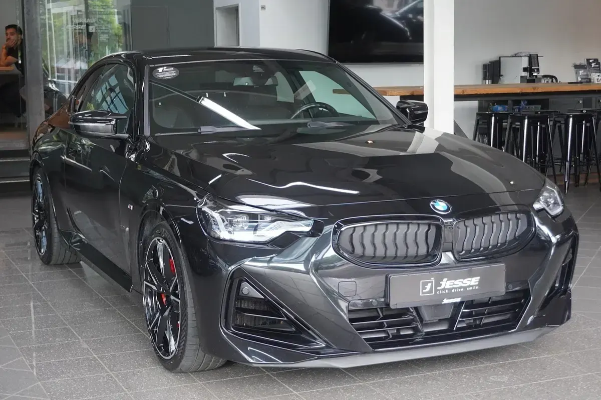Gebraucht BMW M240i M Sport 374 PS (275 kW) 2023 Schwarz metallic Coupé