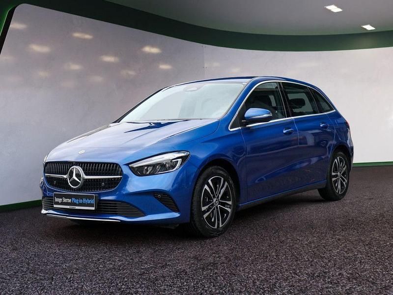Gebraucht Mercedes B250e Advanced 163 PS (119 kW) 2025 Blau Van / Kleinbus