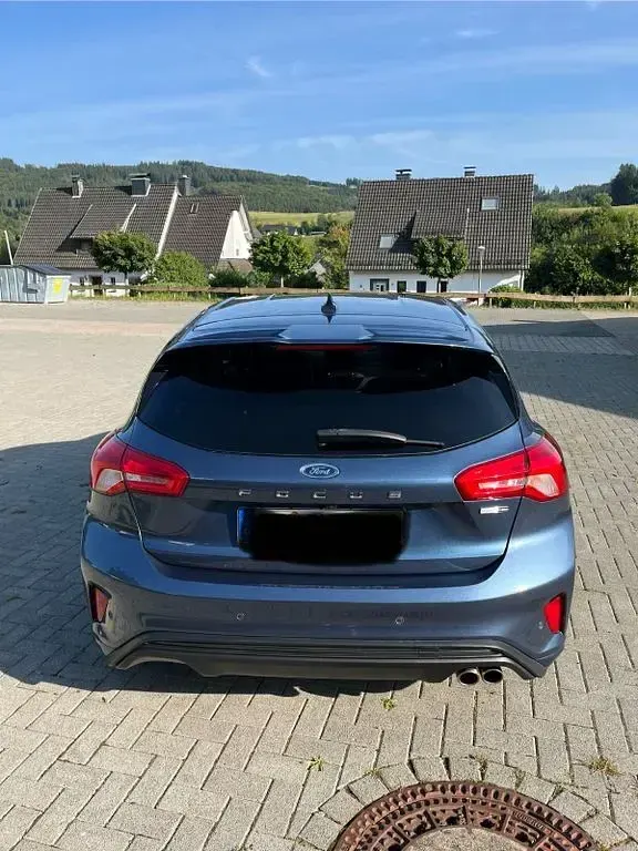 Gebraucht Ford Focus ST-Line X 155 PS (114 kW) 2020 Blau Limousine