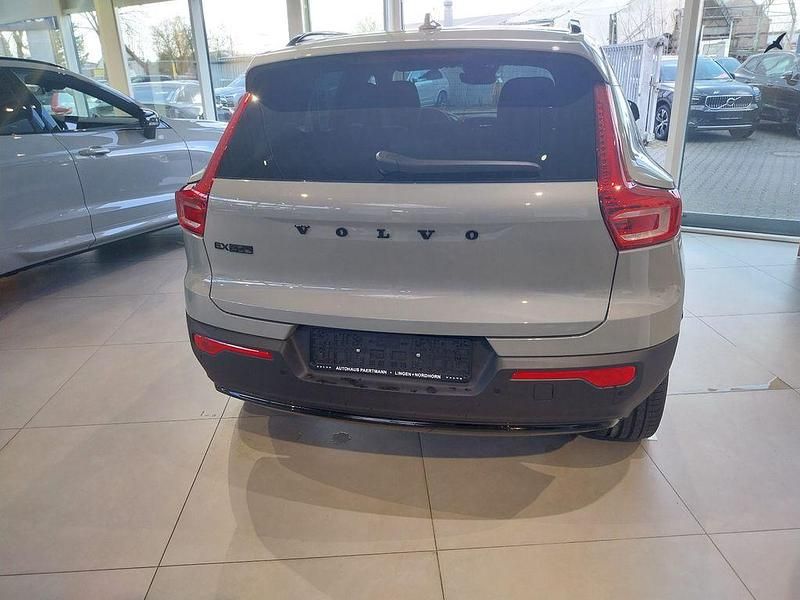 Neu Volvo EX40 Plus 300 kW (408 PS) 2026 Grau SUV